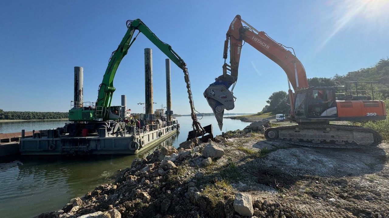 Operațiunea de scufundare a celor patru barje în Dunăre a fost amânată. Oprirea Reactorului 2 de la Cernavodă ar putea deveni inevitabilă