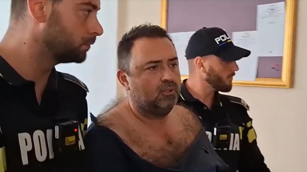 Procurorul Radu George Bucurică a fost dat în urmărire generală. ÎCCJ a decis joi arestarea sa preventivă după ce a intrat cu pistolul într-un local din Hunedoara