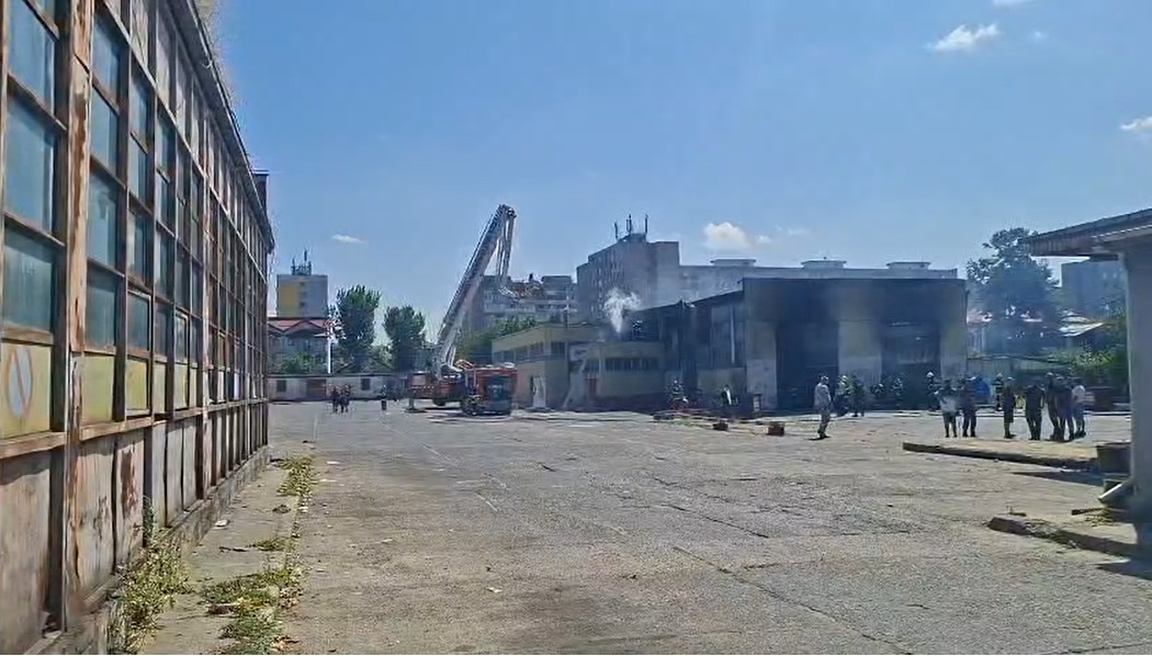 Incendiu puternic la Autobaza STB Ferentari