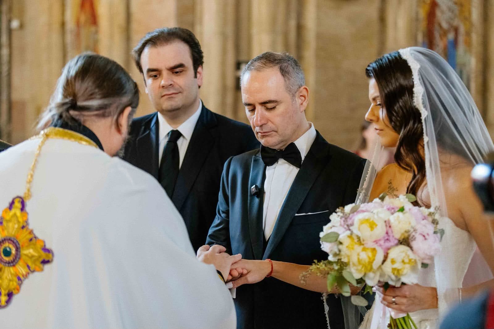 Fotografia virală postată de Alexandru Nazare de la cununia religioasă. Ce mesaj a transmis pe Facebook la câteva ore după nuntă