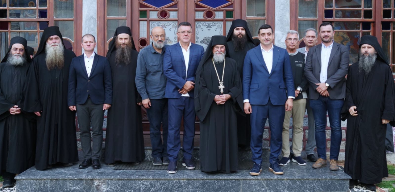 Simion, Peiu și Dungaciu s-au dus la Muntele Athos, să se întărească ”pentru ce va urma”. ”Nu am mâncat niciodată ceva mai gustos!”