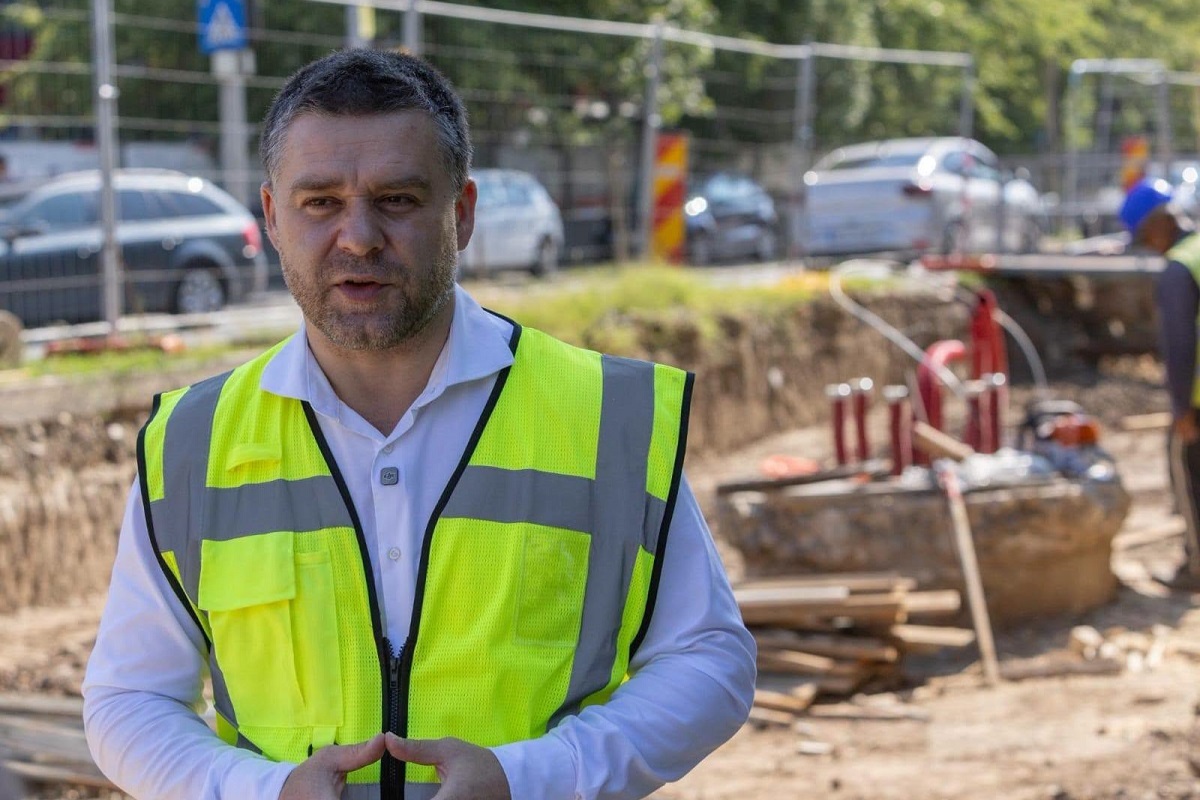 Primarul Ciprian Ciucu, atac direct la predecesorul său, Nicușor Dan: „Primăria Capitalei a pierdut 80% din PNRR până să vin eu”. Ce soluții a identificat pentru traficul din zonele cu șantiere