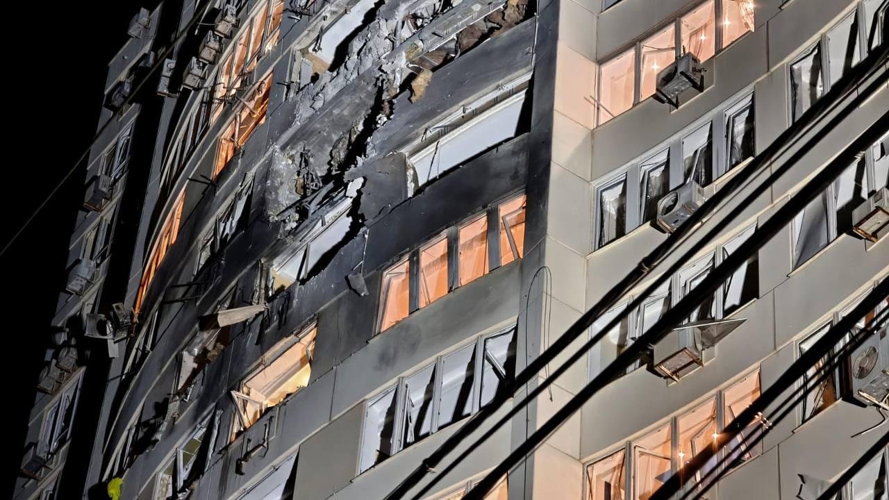 Război în Ucraina: Atac aerian la Odesa, a fost lovit un bloc de locuinţe / Alertă şi în Republica Moldova! O dronă a explodat lângă graniță
