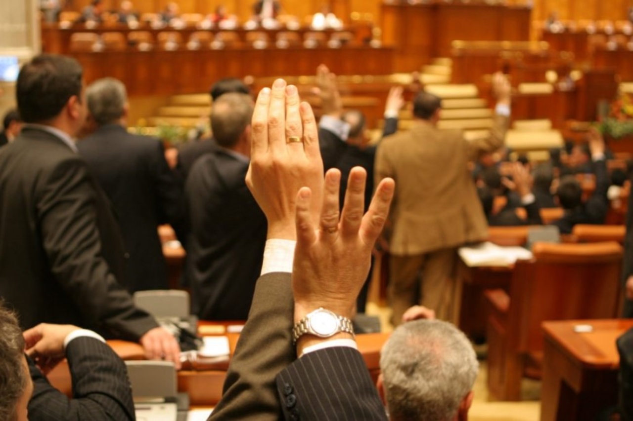 Povestea legii ce interzice cumulul pensiei speciale cu salariul, aproape de final. Ce a decis Senatul