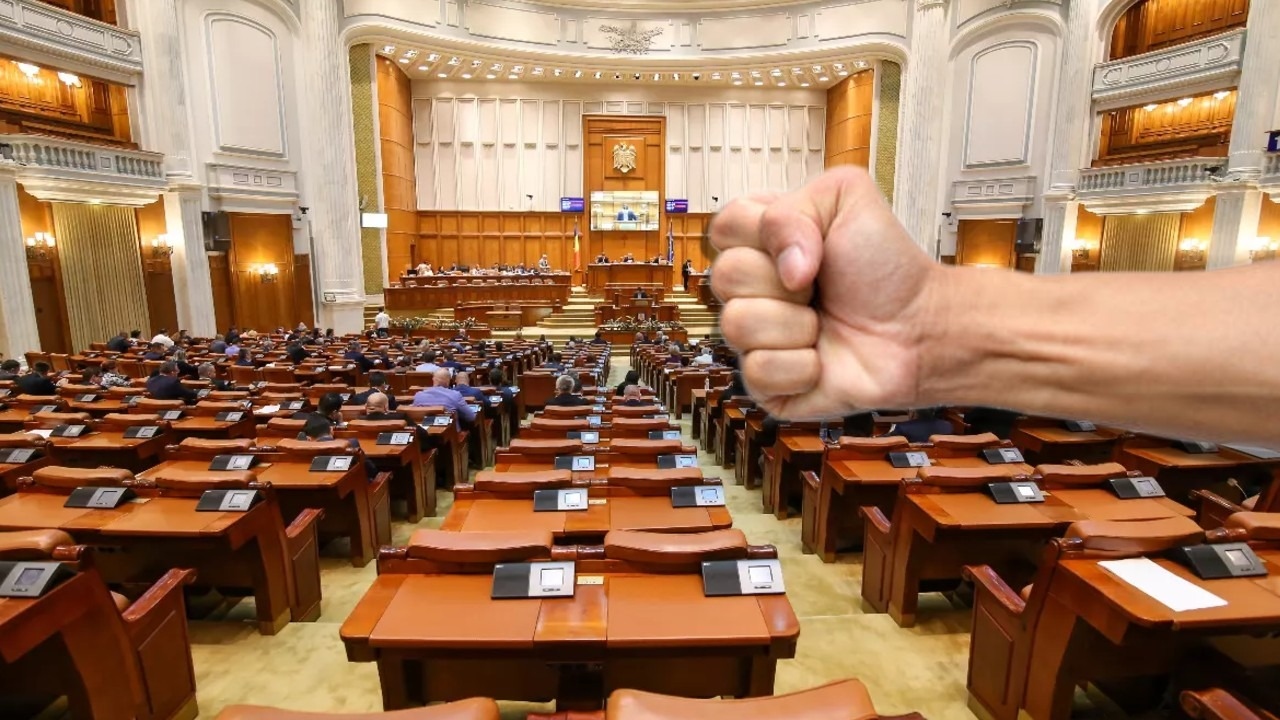 Război total în parlament! Două funcții de conducere au fost luate de la PNL și USR, pentru a ajunge la AUR și SOS. Scandalul, pe masa CCR