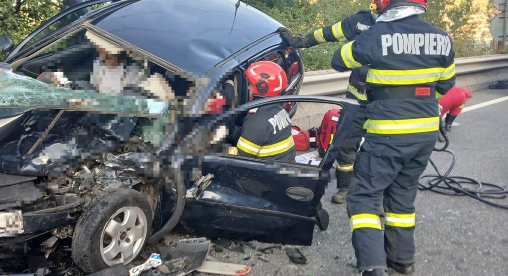 Accident cu cinci victime, coliziune teribilă între două autovehicule la Orşova