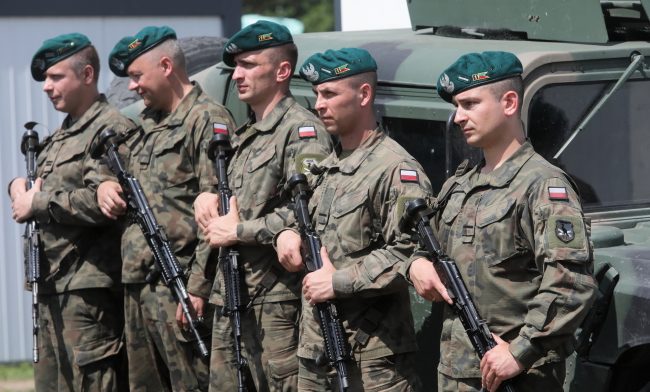 Armata trimite ordine de mobilizare rezerviștilor și unor civili. Ce obligații au persoanele chemate