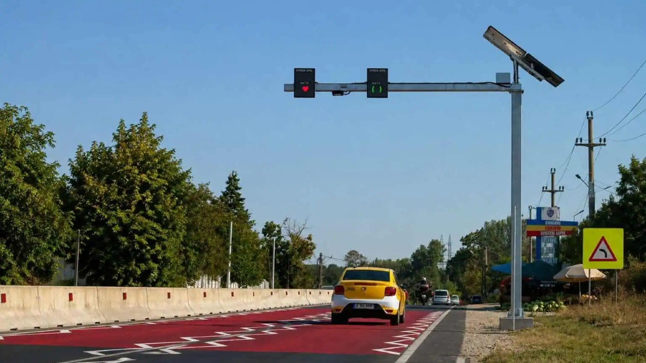 Primele echipamente fixe de monitorizare, instalate pe DN1. Unde au fost montate și la ce trebuie să fie atenți șoferii