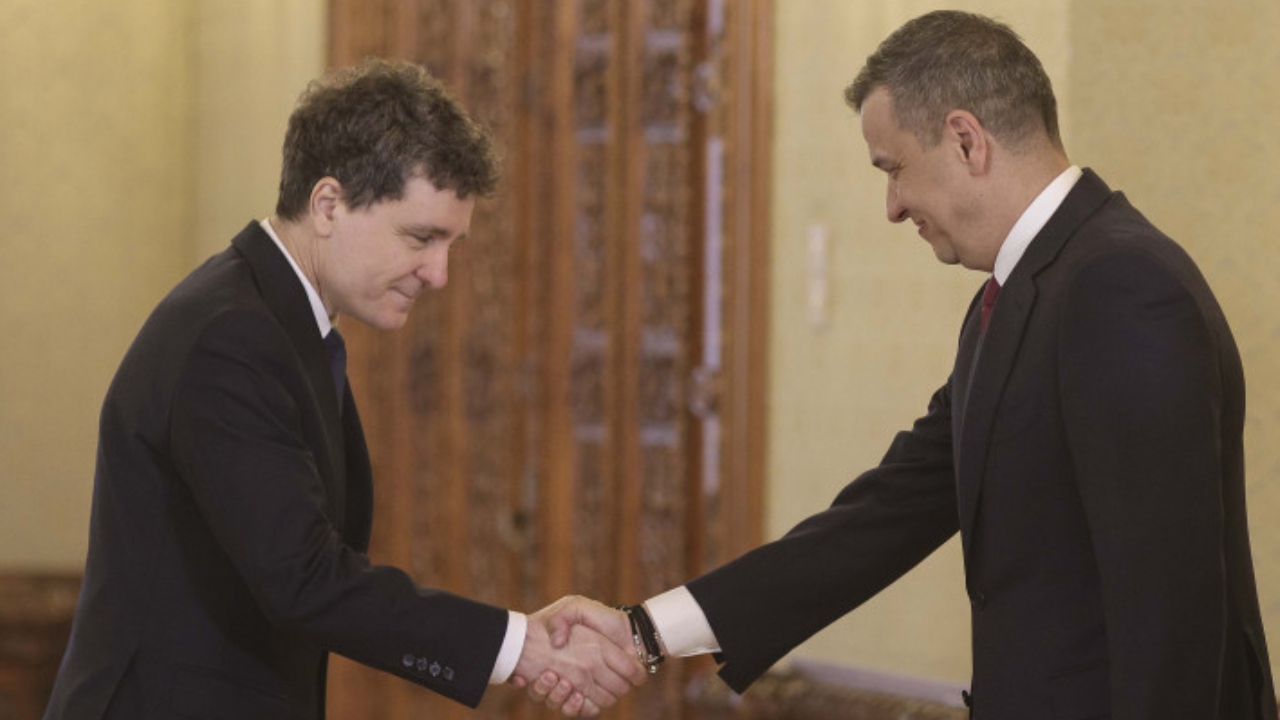 PSD merge la consultările de la Palatul Cotroceni cu trei variante de Guvern. Cum încearcă social-democrații să deblocheze criza politică