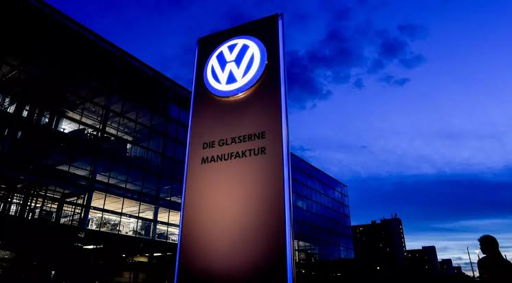 Criză majoră la Volkswagen. Se pregătesc 50.000 de concedieri, iar sindicatele anunță proteste de amploare