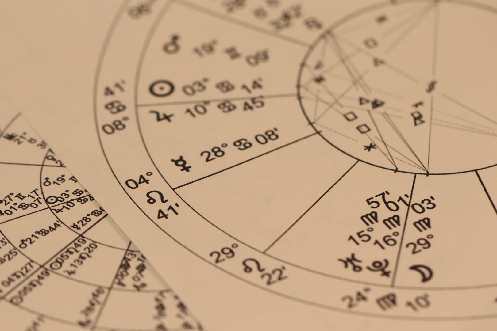 Horoscop 2-8 septembrie. Trei zodii care dau lovitura. Vin bani din toate părțile, apar oportunități uriașe, iar o veste le poate schimba radical viața