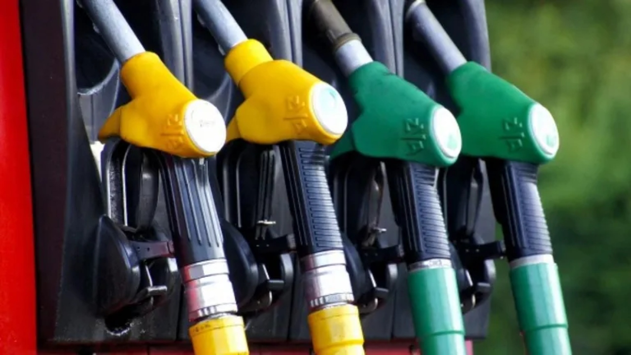 Motorina s-a scumpit din nou. Prețul litrului a trecut de 10 lei după doar o zi de ieftinire