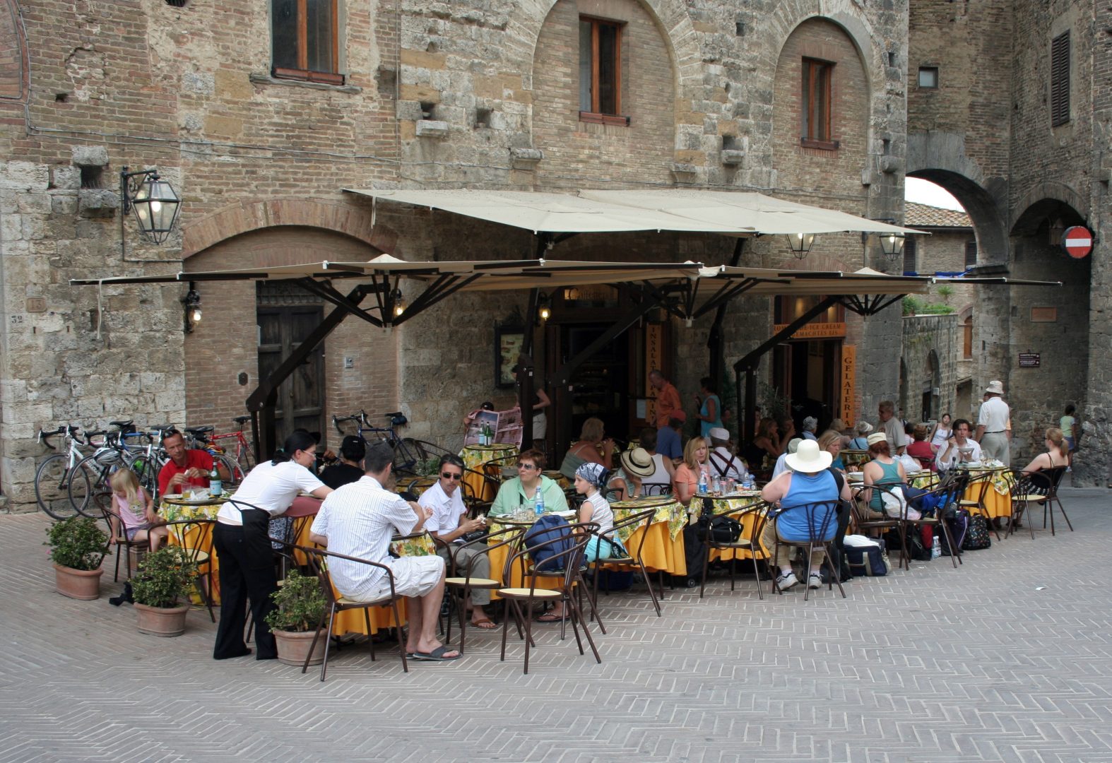 Fenomenul ”adults only” ia amploare în Italia. Numărul restaurantelor și al hotelurilor în care nu sunt bineveniți copiii este tot mai mare