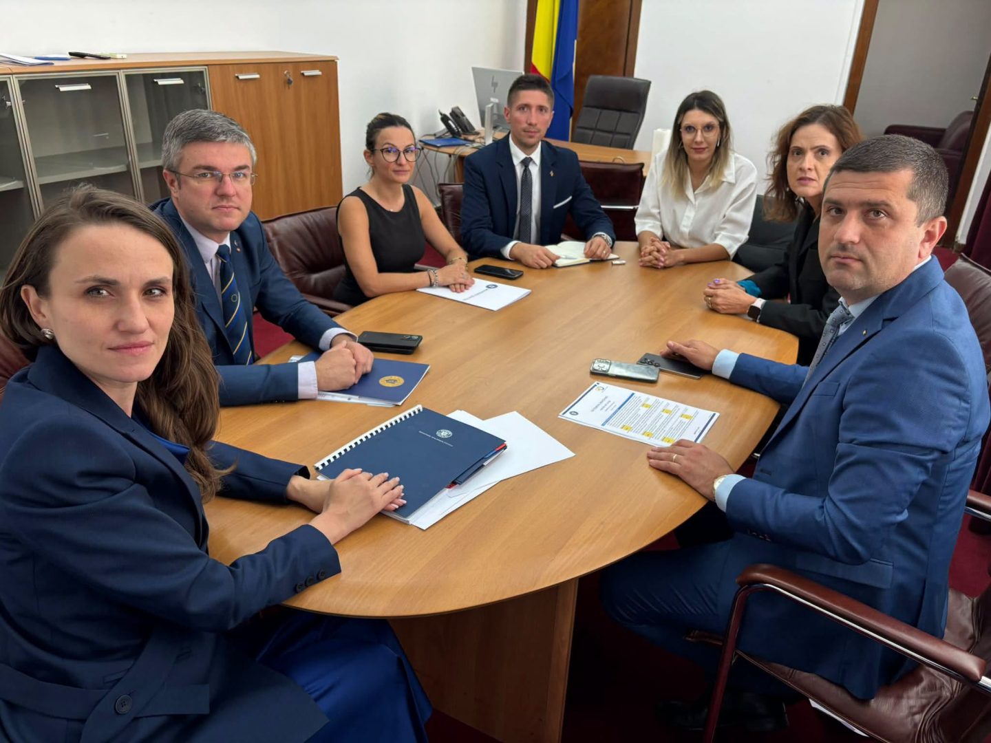 Miniștrii USR dezmint zvonurile privind demisia în masă din Guvern: Ghinion, suntem și astăzi la muncă