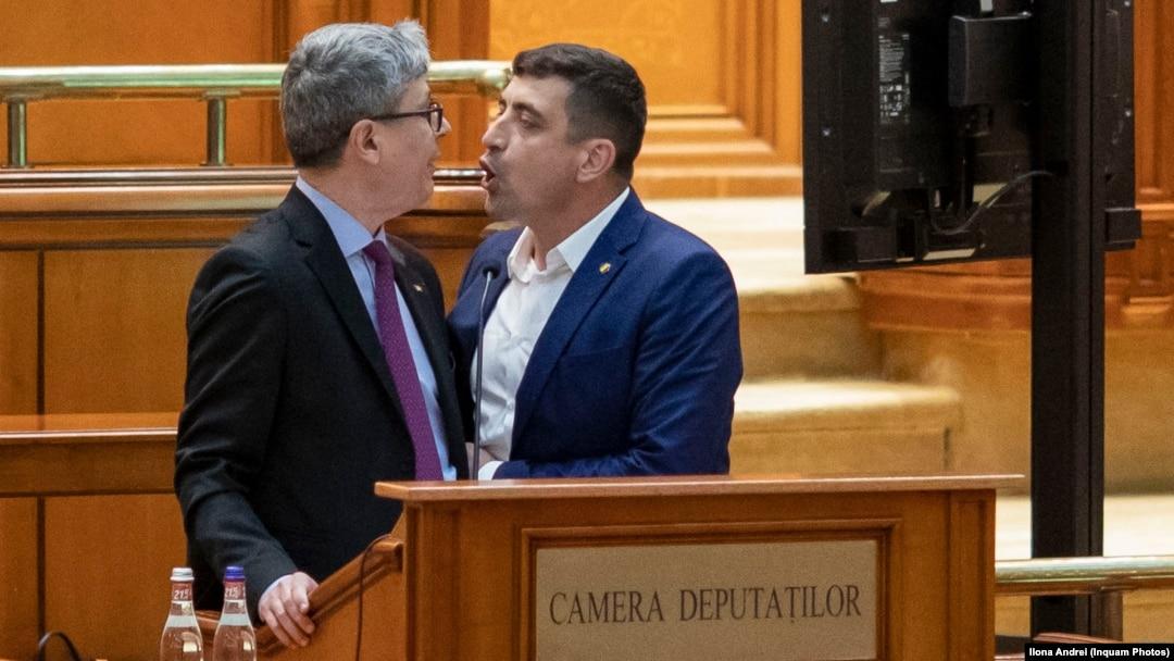 Momentul în care George Simion țipă la Virgil PopescuFoto: Agerpres